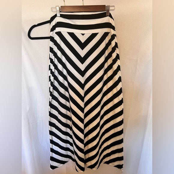 Med Striped Maxi Skirt Stretchy and Comfy O - Picture 1 of 4